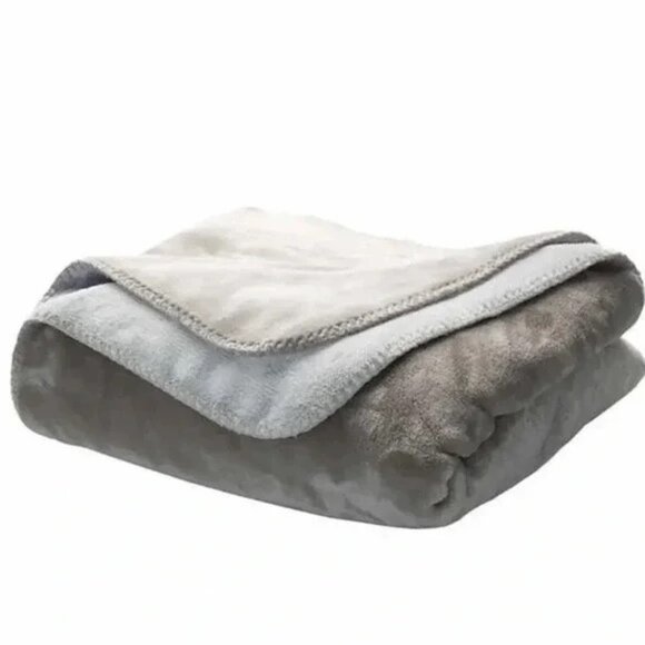 Mon Chateau Luxury Over-Sized Ultra Soft Reversible Flannel Throw, Tan, NWT - Picture 4 of 4